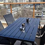 тони 1 с панорамна морска гледка и паркинг Warna