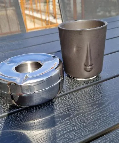 тони 1 с панорамна морска гледка и паркинг Warna